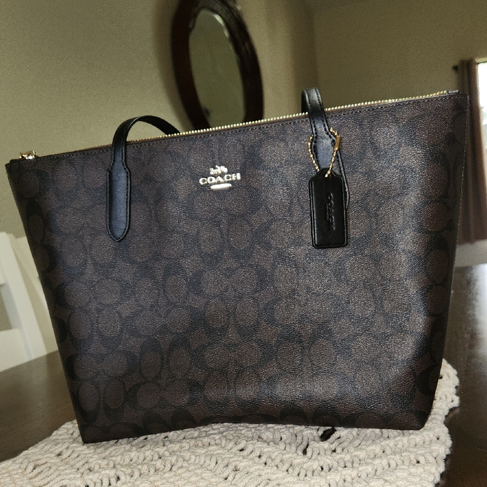 NWOT Coach Black and Brown Signature Tote